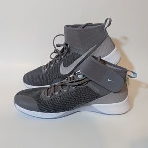 Nike Air Zoom Strong Athletic Size 10 Womens Shoes
